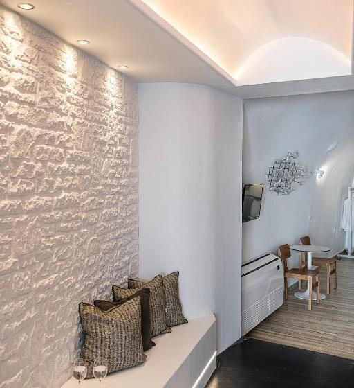 سوئیت با وان آب گرم, On The Rocks   Small Luxury Hotels Of The World