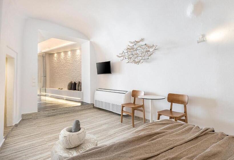سوئیت با وان آب گرم, On The Rocks   Small Luxury Hotels Of The World