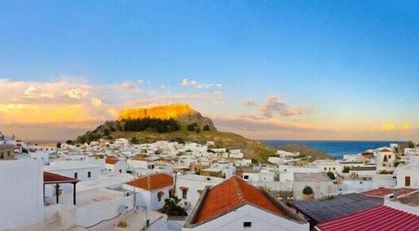 آپارتمان خانوادگی, Xenones Lindos