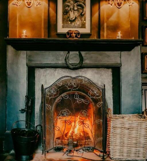 Номер Стандарт, The Ram Inn