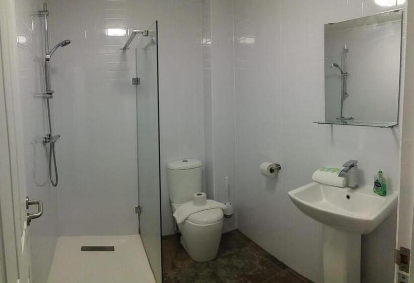 اتاق استاندارد با تخت بزرگ, Station Lodge   Free Off Site Health Club Access With Pool, Sauna, Steam Room & Gym