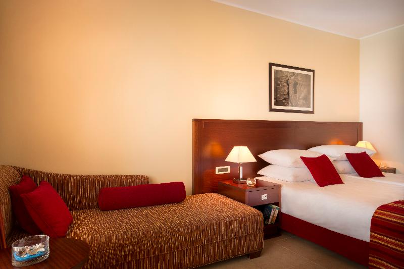 اتاق سوپریور سه تخته, Valamar Villa Adria