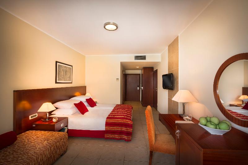 اتاق سوپریور سه تخته, Valamar Villa Adria