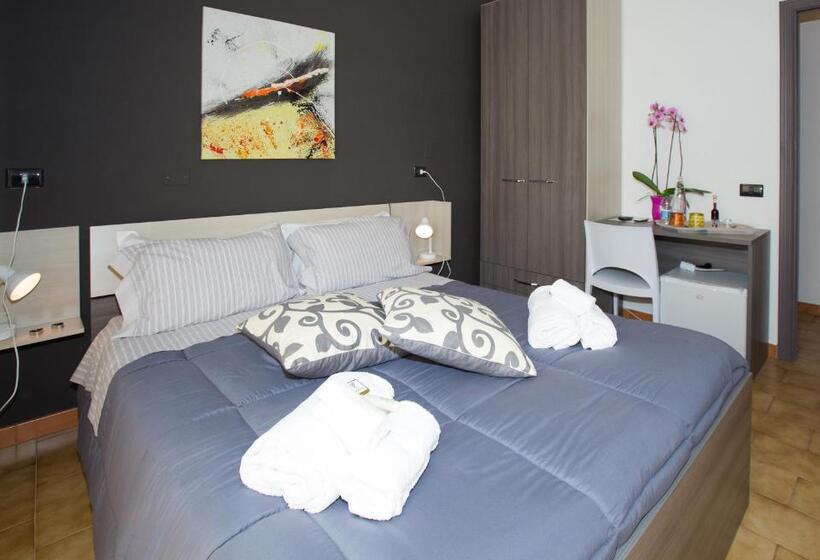 Номер Стандарт с Балконом, B&b Albergo Sicilia