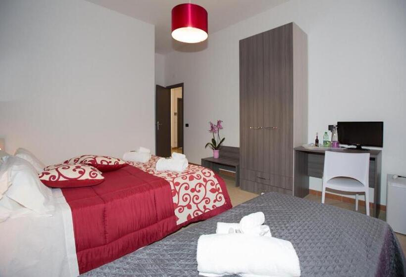 Номер Стандарт с Балконом, B&b Albergo Sicilia