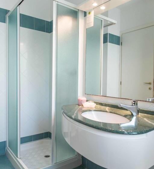 Apartamento 1 Dormitório com Sacada, Residence Ola