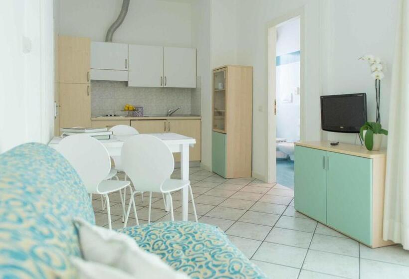 Apartamento 1 Dormitório com Sacada, Residence Ola