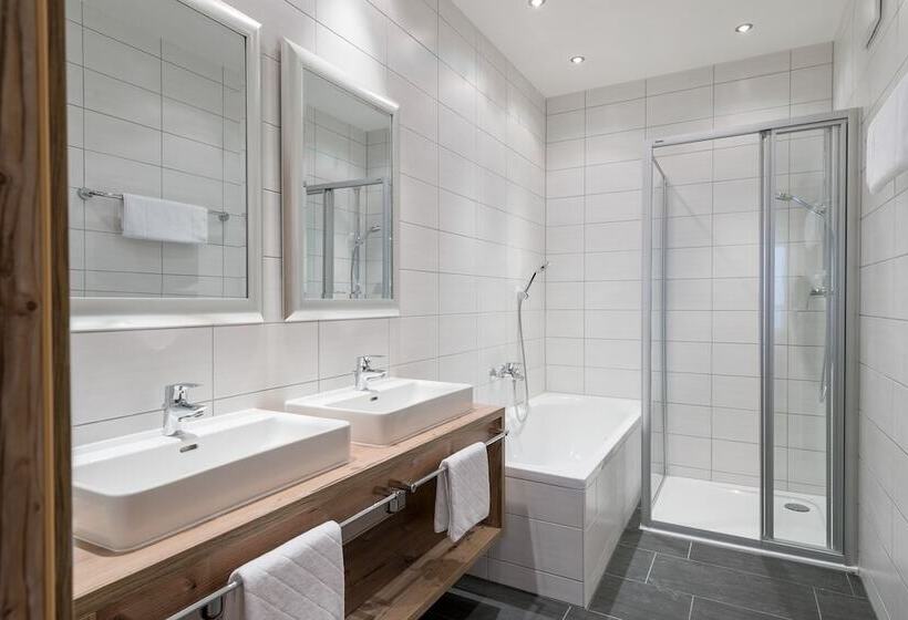 Апартаменты 3 Спальни, A Casa Saphir