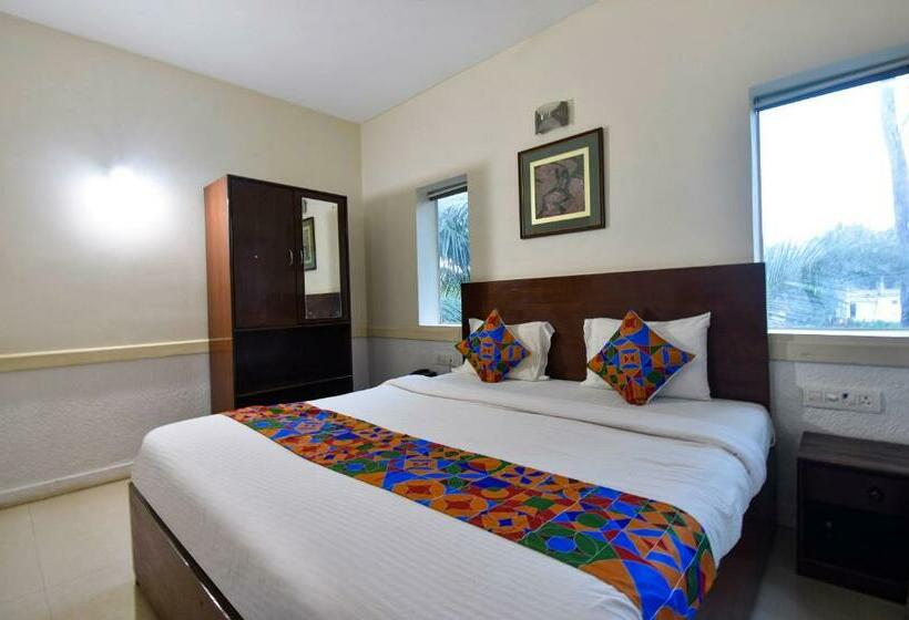 اتاق لوکس, Treebo Gulmohar Beach Resort
