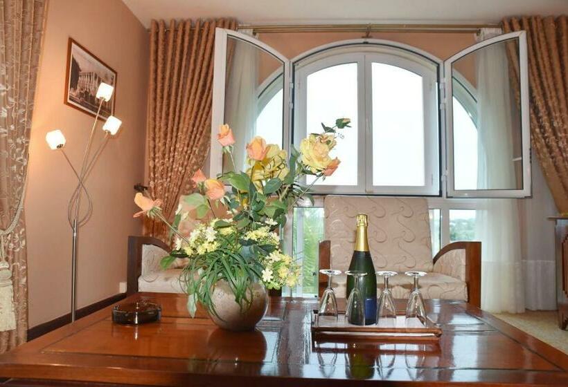 سوییت, Le Grand Hôtel Diego