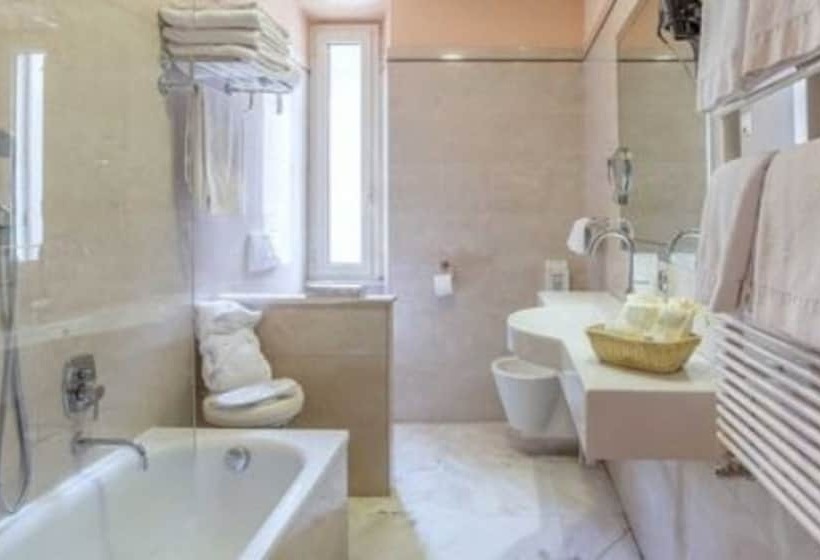חדר סטנדרט לארבעה, Tmark Hotel Vaticano