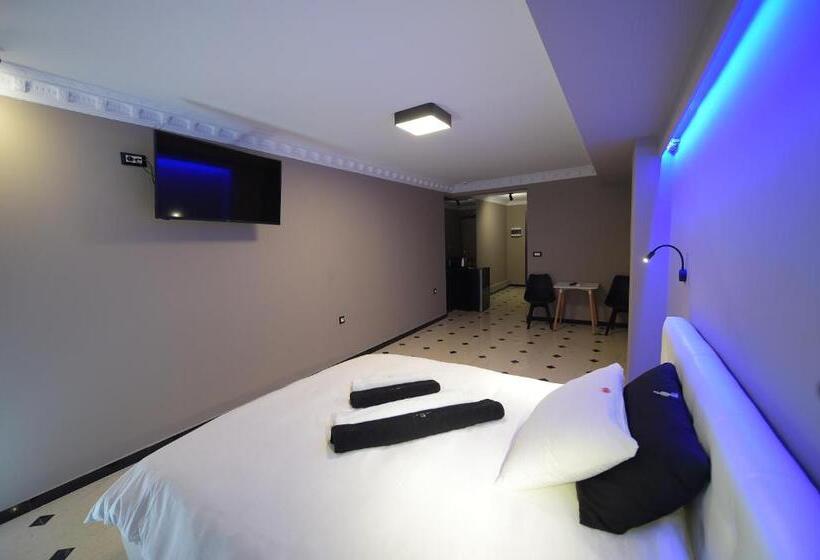 سوییت جونیور, Pietra Mare Suites