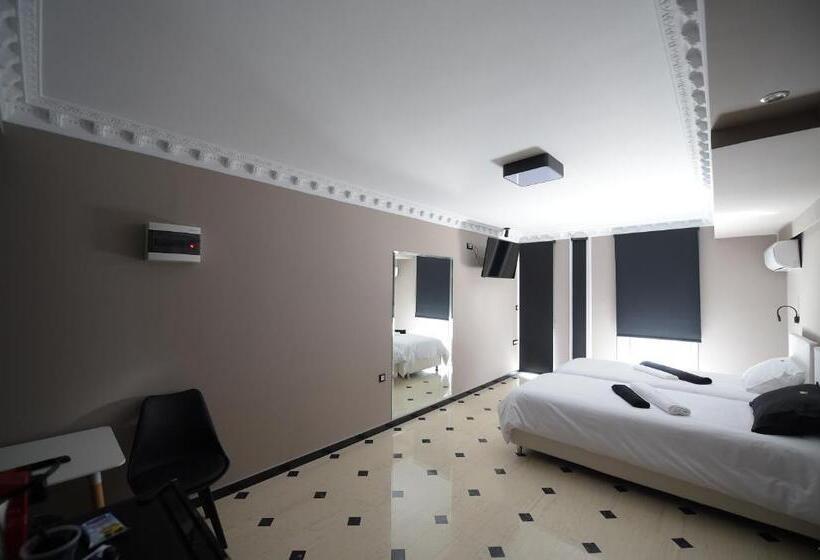سوییت جونیور لوکس, Pietra Mare Suites