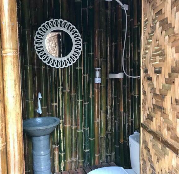 经济房, Nautilus Hostel & Hammocks