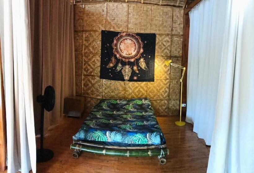 经济房, Nautilus Hostel & Hammocks