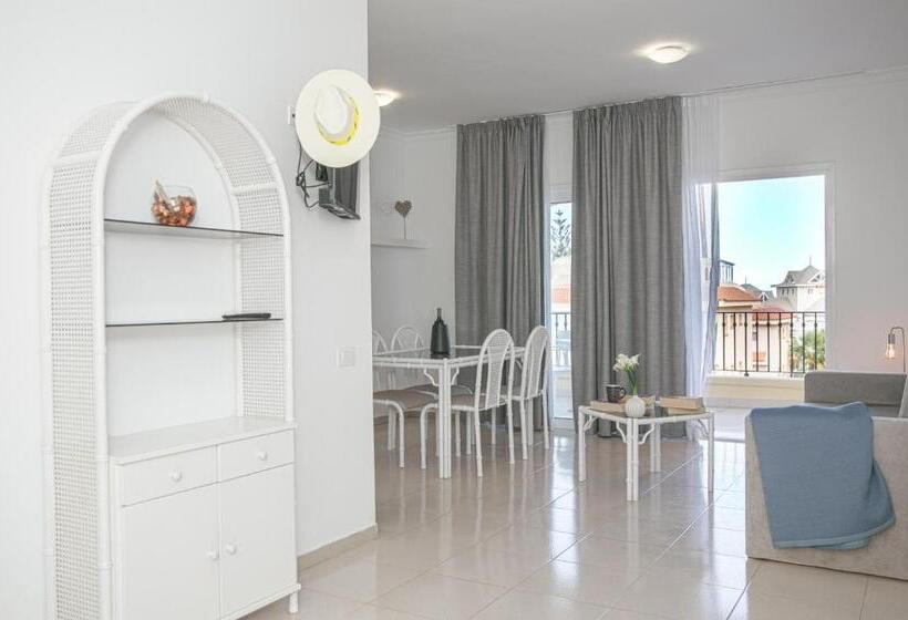 Апартаменты 1 Спальня Вид на Бассейн, Michelangelo Resort Apartments