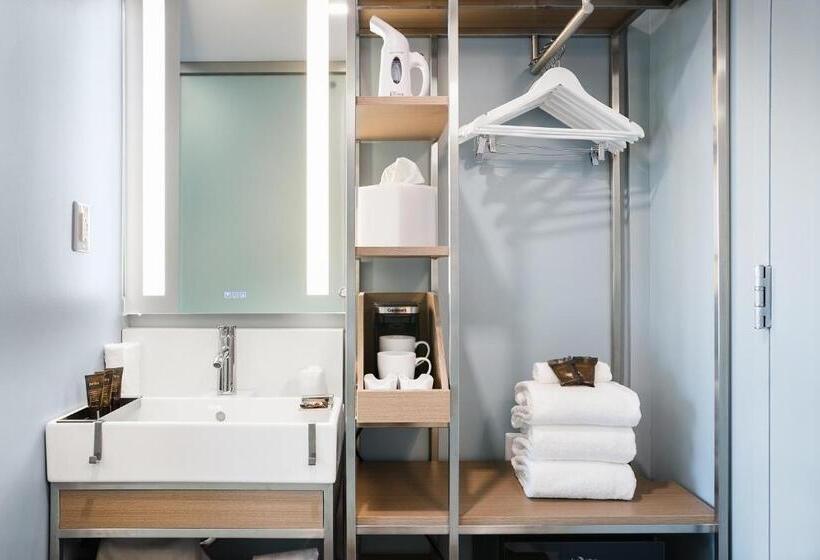 스탠다드 룸 킹사이즈 침대, Wingate By Wyndham Bronx Haven Park