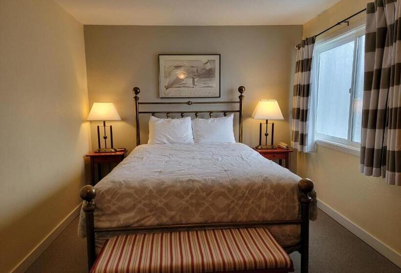 Номер Deluxe Вид на Море с Балконом, Chautauqua Resort & Conference Center