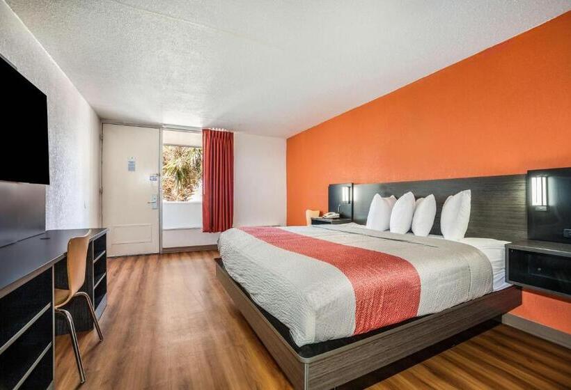 스탠다드 룸 킹사이즈 침대, Studio 6 Florence, Sc