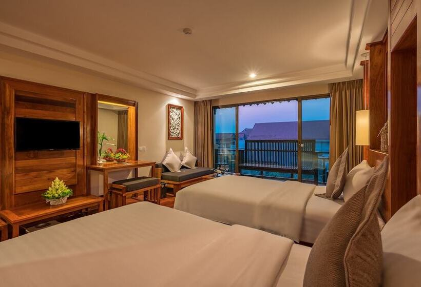 带泳池观景的豪华房, Angkor Miracle Resort & Spa