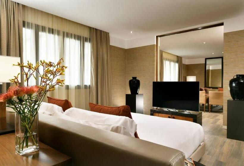 سوییت خانوادگی, Milan Suite