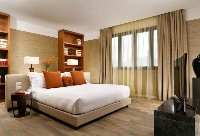 سوییت خانوادگی, Milan Suite