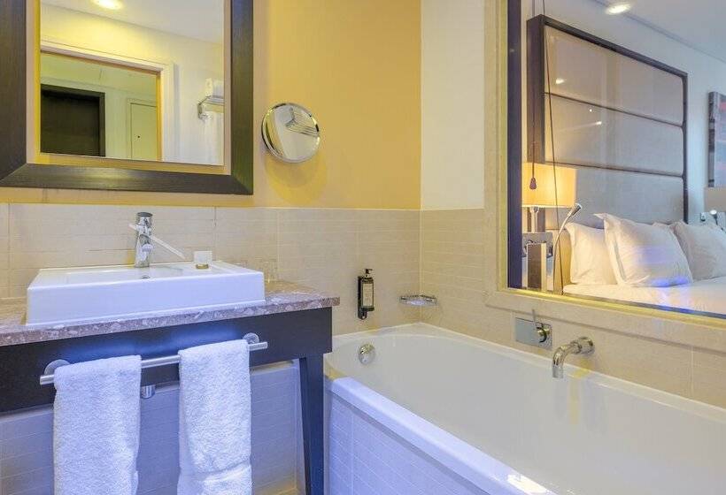 Номер Deluxe Кровать Кинг, Pestana Chelsea Bridge Hotel & Spa