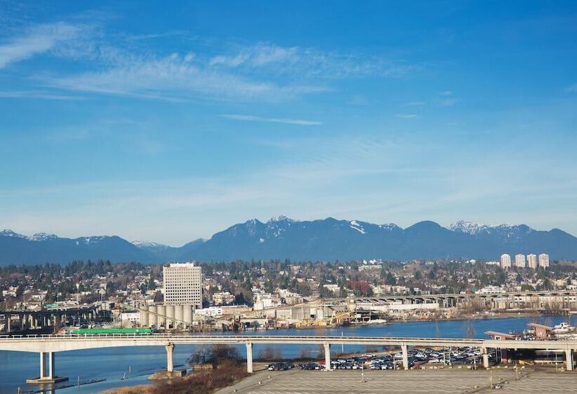 سوییت, The Westin Wall Centre, Vancouver Airport