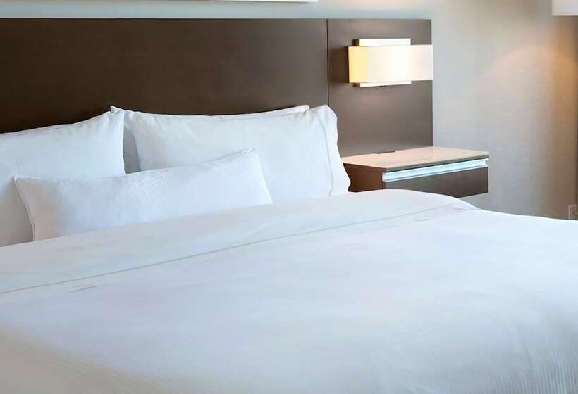 اتاق کلاسیک با تخت دوبل, The Westin Wall Centre, Vancouver Airport