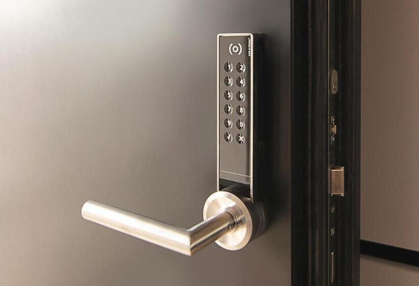 장애인을 위한 스탠다드 싱글 룸, Nhi Hotel By Wmm Hotels