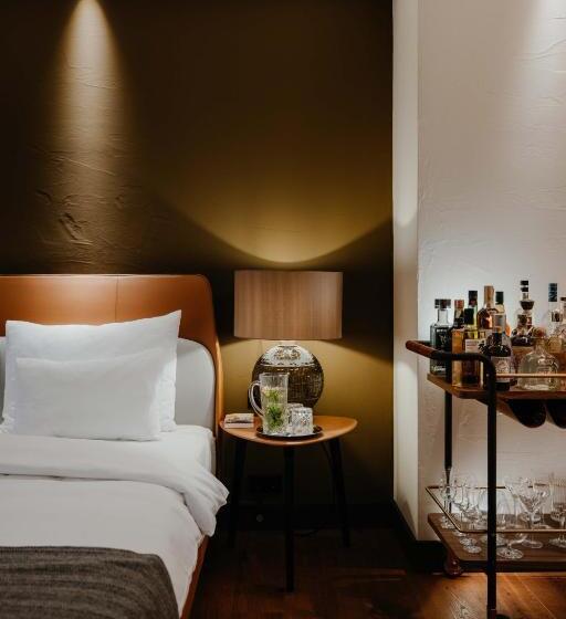 سوییت جونیور, Do & Co Hotel München