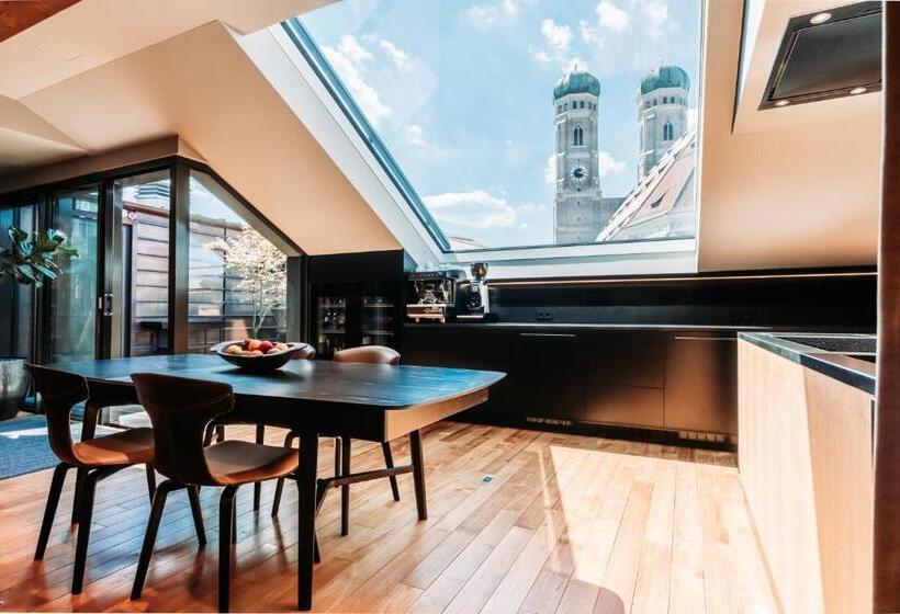 Suite with Terrace, Do & Co Hotel München