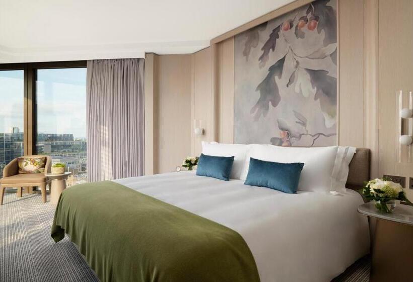 Люкс, Pan Pacific London
