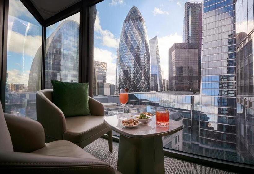 Люкс, Pan Pacific London