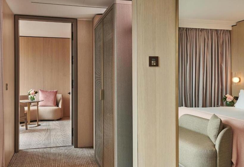 Люкс, Pan Pacific London
