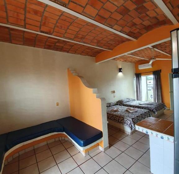 سوییت جونیور, Real Del Sol