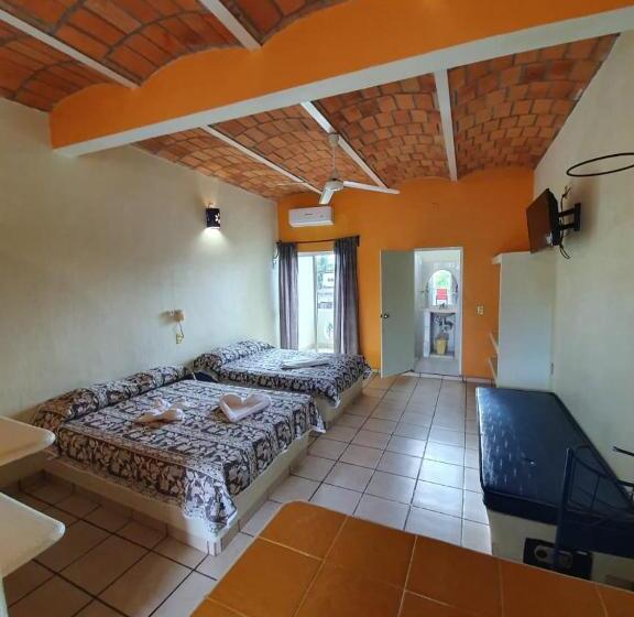 سوییت جونیور, Real Del Sol