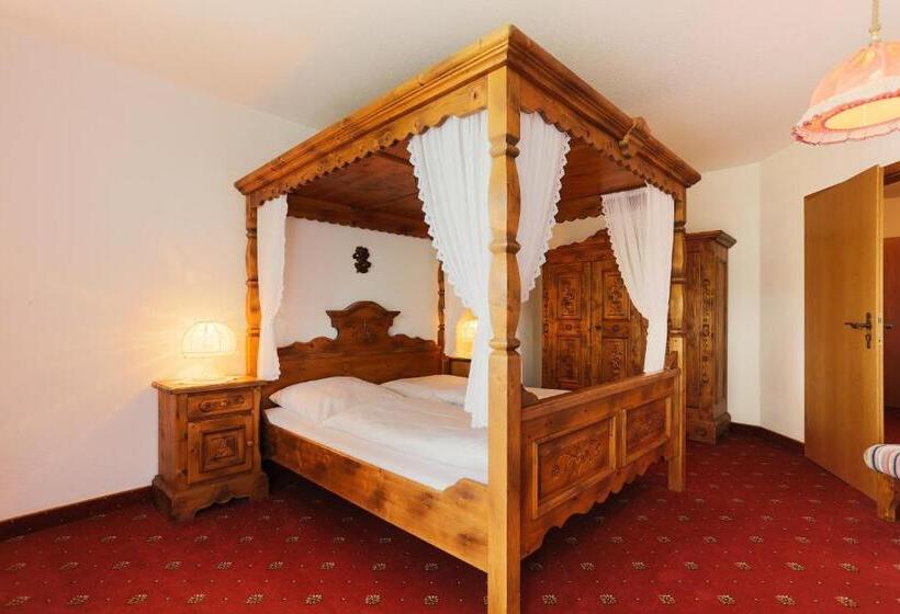 Люкс Повышенной Комфортности, Sattelbogener Hof