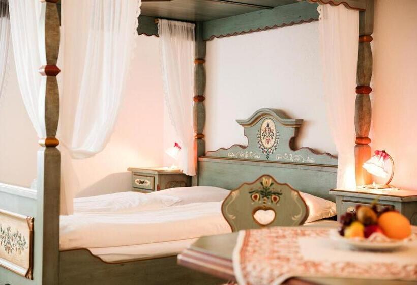 Номер Deluxe, Sattelbogener Hof