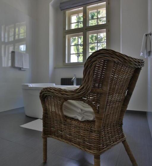 Люкс Кровать Кинг, Chateau Herálec Boutique Hotel & Spa By L Occitane