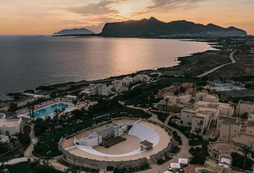 Полулюкс, Mangia S Favignana Resort