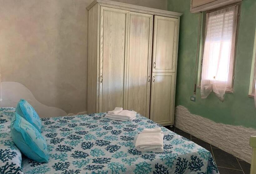 1 Bedroom Apartment with Terrace Sea View, Solanas