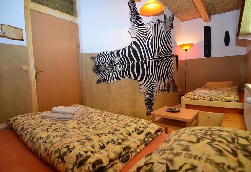 Семейный Номер, Resort Svět