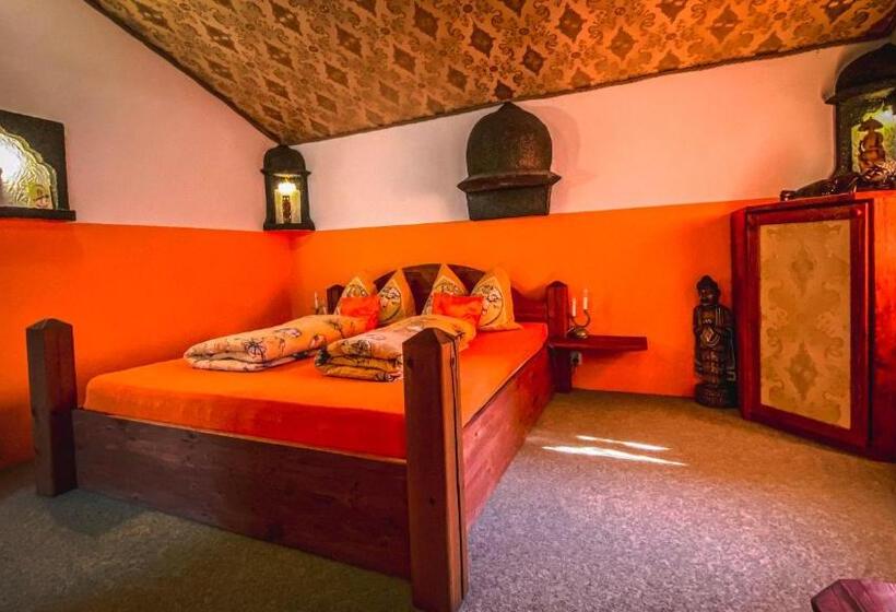 Семейный Номер, Resort Svět