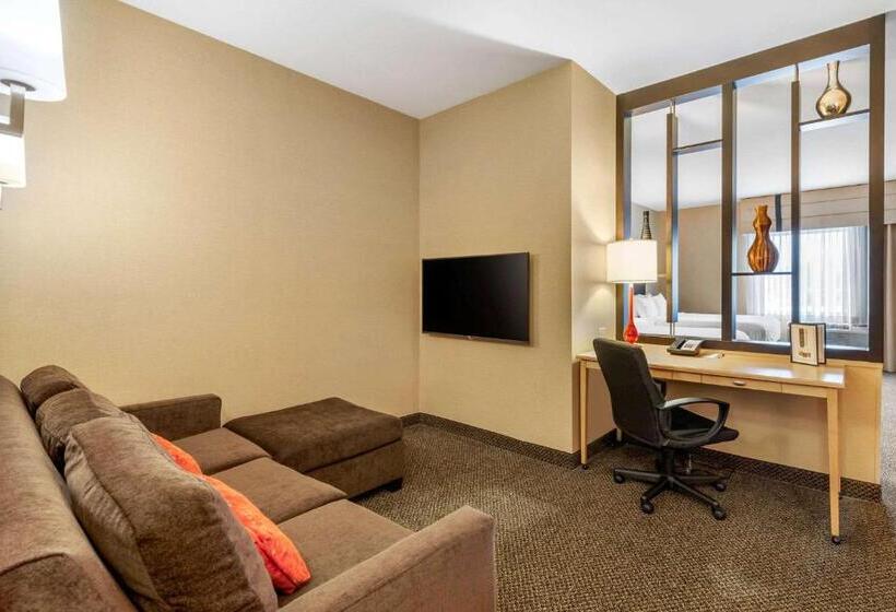 Люкс, Cambria Hotel Akron   Canton Airport