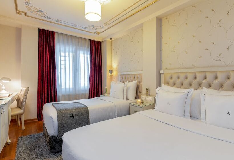 اتاق خانوادگی, Amira Istanbul