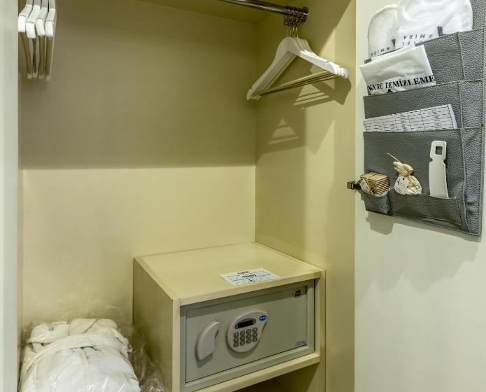 Economy Triple Room, Amira Istanbul