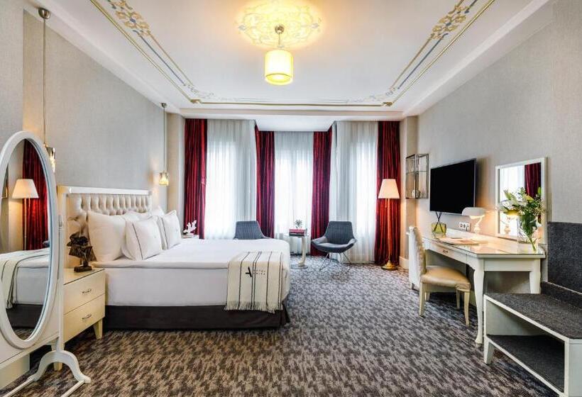 اتاق لوکس با بالکن و چشم‌انداز دریا, Amira Istanbul