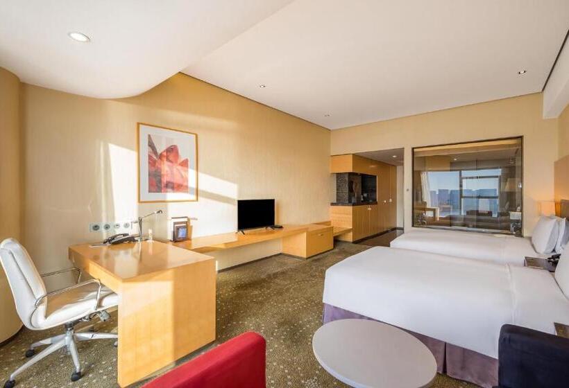 اتاق پریمیوم با چشم‌انداز دریاچه, Crowne Plaza Tianjin Binhai By Ihg