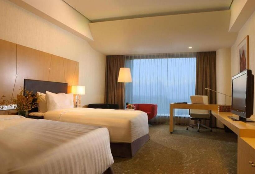 اتاق پریمیوم با چشم‌انداز دریاچه, Crowne Plaza Tianjin Binhai By Ihg